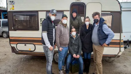 O româncă a salvat un pensionar care trăia în maşină şi îngheţa, la Munchen: Dragostea lui Dumnezeu i-a trimis!