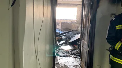 Apartamentul cuprins de flăcări în Constanţa, distrus complet, Parchetul a deschis dosar penal. Imagini din interior