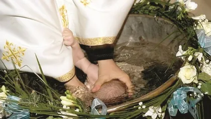 Mesajul puternic al unui actor după ce un bebeluş a murit după Botez: Dragă Biserică, haide odată în secolul XXI cu noi şi lasă practicile şi tradiţiile medievale în trecut