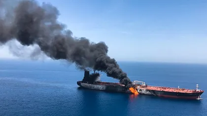 Explozie în Golful Oman. O navă comercială a luat foc: 