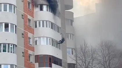 O femeie a căzut de la etajul 6 în încercarea de a scăpa dintr-un incendiu într-un apartament VIDEO