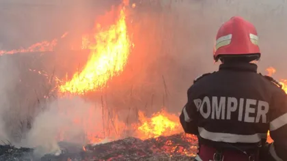Incendiu puternic în Botoşani. O biserică a luat foc
