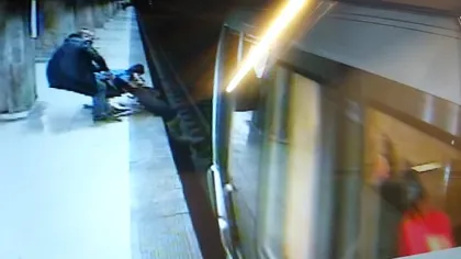 Imagini şocante la metrou. Un călător a fost salvat în ultima clipă, după ce a sărit pe şine
