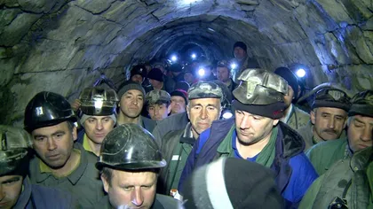 VIDEO Minerii din Lupeni au ieşit la suprafaţă după şase zile de protest în mină. Ministrul Energiei a anunţat că s-au găsit soluţii pentru situaţia din Valea Jiului
