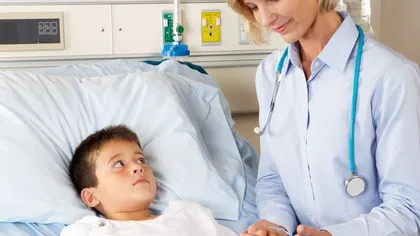 Stare de alertă în Marea Britanie! Peste 100 de copii sunt spitalizaţi zilnic cu o boală rară care apare după vindecarea de Covid