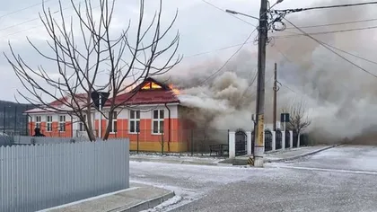 Incendiu puternic la o școală din Vaslui! Clădirea a fost curpinsă de flăcări din cauza centralei termice