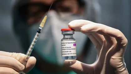 O femeie de 60 de ani a murit din cauza unor cheaguri de sânge, după vaccin cu AstraZeneca. Reacţia Oxford