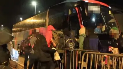 Autocar plin cu zeci de români, blocat în Franţa. Motivul pentru care şoferii au fost arestaţi