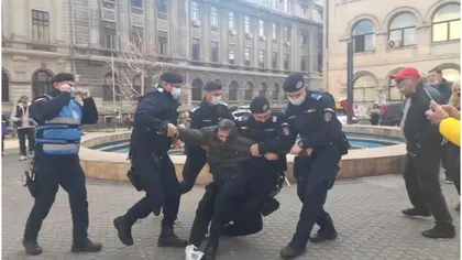 Bărbat reţinut după protestele anti-restricţii din Bucureşti. Procurorii cer arestarea lui