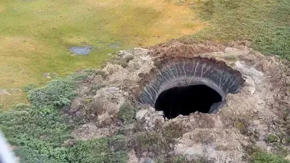 Cum s-au format craterele din Siberia. Misterul a fost desluşit