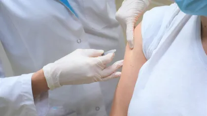 Românii vaccinați cu AstraZeneca fac mărturii ȘOCANTE. ”Nu doresc nimănui să treacă prin ce am trecut eu”