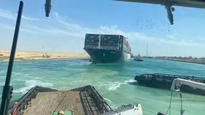 Cum a decurs salvarea navei care a blocat Canalul Suez. Imagini impresionante de la operaţiune