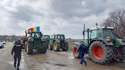 Fermierii protestează cu tractoarele în stradă în Moldova: 
