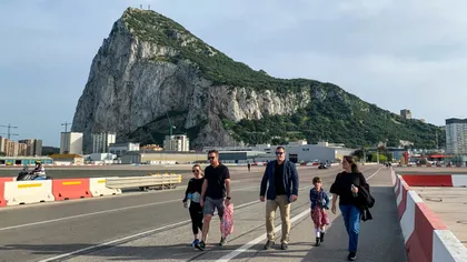 Gibraltar a eliminat aproape toate restricţiile după vaccinarea populaţiei. Fără mască şi restaurante deschise