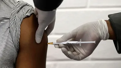 Administrarea greșită a vaccinului AstraZeneca ar putea fi cauza producerii cheagurilor de sânge