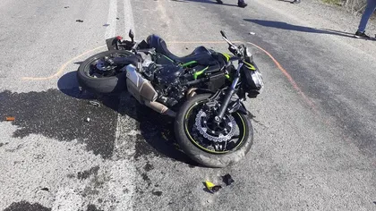 Tragedie în Vrancea! Tânără motociclistă, moartă într-un accident cumplit, după impactul cu un TIR. Imagini dramatice!
