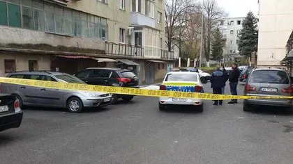 Tragedie într-o familie din Arad. Un bărbat şi-a înjunghiat soţia, apoi s-a aruncat de la etajul 4