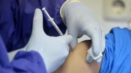 O asistentă a injectat soluţie salină în loc de vaccin în Germania. Motivul uluitor al gestului pentru care e acum anchetată
