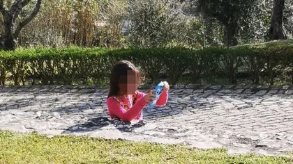 Iluzia optică a fetiței care se scufundă în beton. Ce s-a întâmplat, de fapt