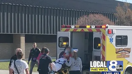 O elevă de clasa a VI-a a deschis focul la şcoală şi a rănit trei persoane. Fata a fost dezarmată de o profesoară