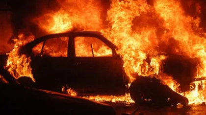 Atac mafiot în Oradea. Patru maşini au fost incendiate