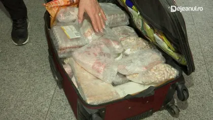 IMAGINI VIRALE din aeroport. Cu mielul, porcul, fasole şi cârnaţi în bagaje de Paşte