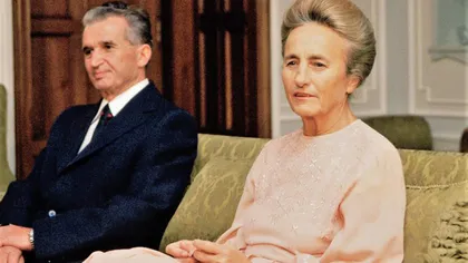 Detalii neştiute din agenda Elenei Ceauşescu. Tovarăşa o copia pe Regina Marii Britanii şi ascundea că fusese slujnică. 