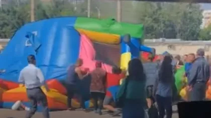 Distracția s-a transformat în groază după o explozie la un loc de joacă. Copiii se zbat între viață și moarte. Imagini terifiante! VIDEO