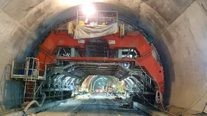 Primul tunel săpat în munte la Arad pentru trenuri de mare viteză. E realizat printr-o tehnică folosită în premieră în România