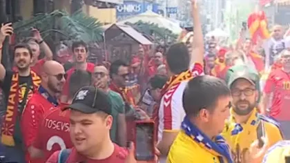 Atmosferă incendiară în Centrul Vechi, creată de suporterii de la EURO 2020. Sute de fani ai Ucrainei şi Macedoniei de Nord au luat cu asalt terasele VIDEO