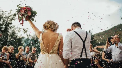 Carantină în România, noi reguli anunţate pentru nunţi şi botezuri. Ce se întâmplă cu nunțile programate în 2021 și 2022