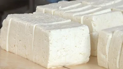 Cum trebuie păstrată brânza, pentru a nu se altera. Nu este nimic complicat, dar trebuie ținut cont de un truc simplu