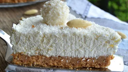 Prăjitură Raffaello FĂRĂ COACERE, desertul ideal pentru cei care adoră cocosul