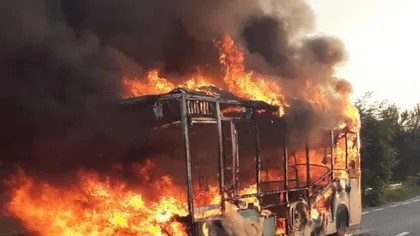 Autobuz distrus în totalitate în incendiu, în Cluj! Panică totală! Pasagerii s-au autoevacuat
