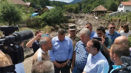Florin Cîţu promite ajutoare oamenilor afectaţi de inundaţiile din Alba. 