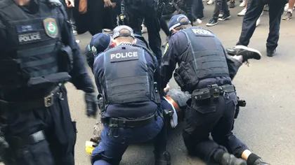 Proteste violente anti-lockdown, în Australia. Manifestanţii s-au bătut cu poliţia la Sydney şi Melbourne, s-au făcut arestări VIDEO