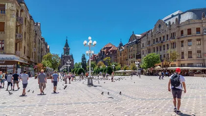 După Bucureşti, străzile unui alt oraş din România devin pietonale în weekend. 