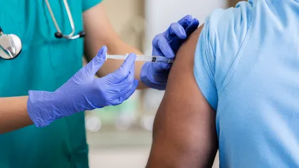 Ţara care a decretat vaccinarea obligatorie pentru TOATE persoanele peste 18 ani. Decizie fără precedent la nivel global
