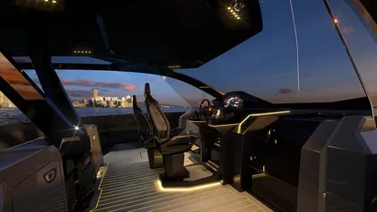 Conor McGregor şi-a etalat ultima achiziţie de lux, un yacht Lamborghini. 