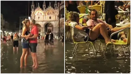Fenomen rar în Veneția în toiul verii. Piața San Marco a fost inundată. Reacție surprinzătoare: sărutări și dans prin apa până la genunchi VIDEO