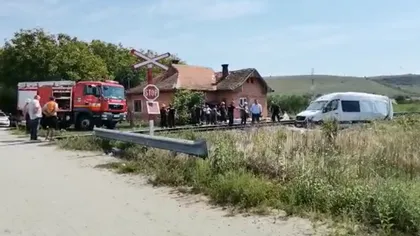 Accident grav în Cluj. Un microbuz cu călători a fost lovit de tren. Sunt nouă victime. A fost activat PLANUL ROŞU