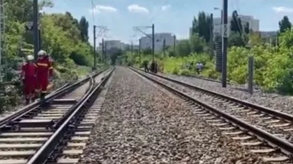 Bărbat lovit de tren în Bucureşti, căutat de poliţişti şi pompieri, inclusiv cu elicopterul