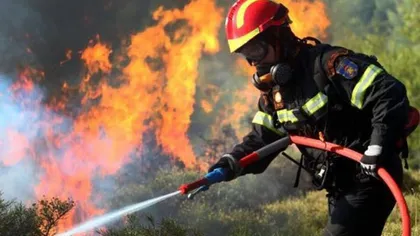 Pompierii români, lăudaţi în presa din Grecia. 