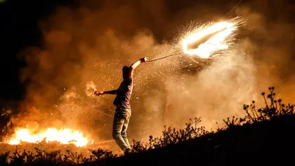 Război cu baloane incendiare. Se amplifică tensiunile dintre Israel şi militanţii islamişti.