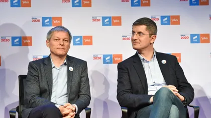 Congres USR PLUS. Cum ar putea fi scos din joc Dacian Cioloş dacă va câştiga alegerile în faţa lui Dan Barna