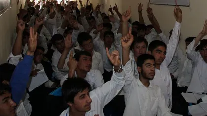 Şcolile s-au redeschis în Afganistan, însă doar pentru băieţi. UNICEF a intervenit