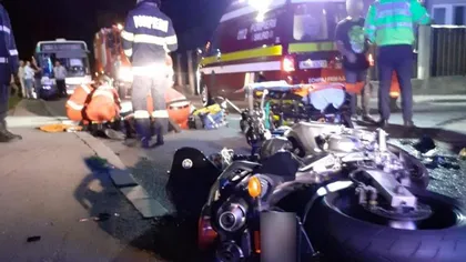 Motocicletă spulberată de o maşină într-o intersecţie, lângă Cluj-Napoca. Pe motor se aflau doi tineri de 28 şi 25 de ani