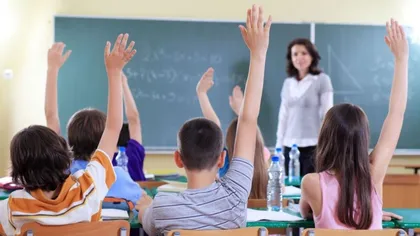 Elevii se opun propunerii lui Florin Cîţu, de modificare a anului şcolar abia început. 