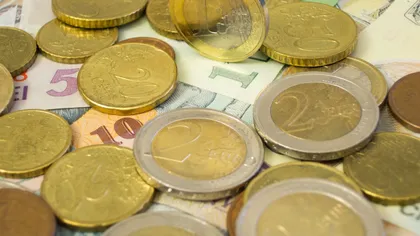 Analiza CFA România: Cursul euro - leu va ajunge la 5,02 în următoarele şase luni, valoare medie 