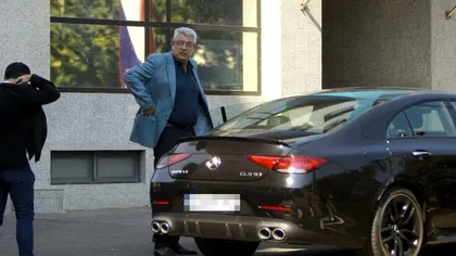 Mihai Tudose, la volanul unui Mercedes de 100.000 de euro. Fostul premier a făcut furori cu bijuteria pe patru roţi
